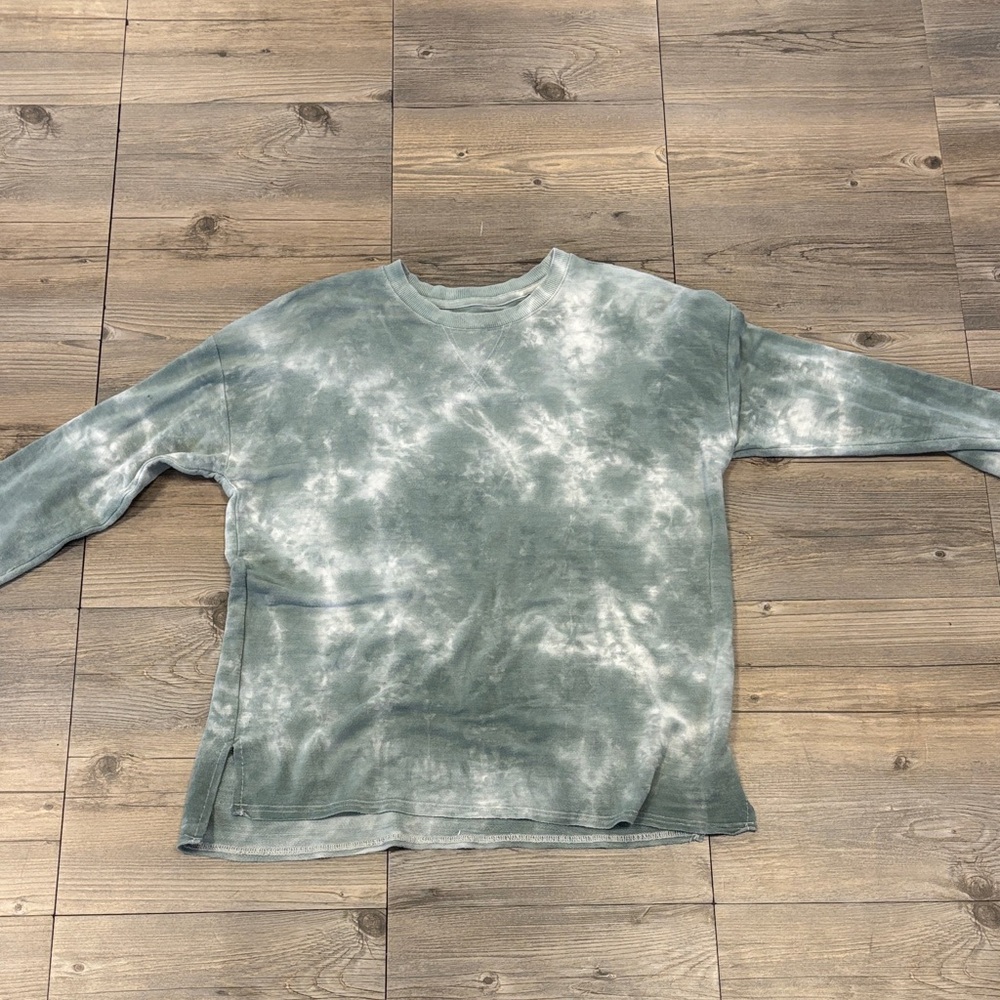 American Eagle Outfitters Green Tie-Dye Long Sleeve Tee